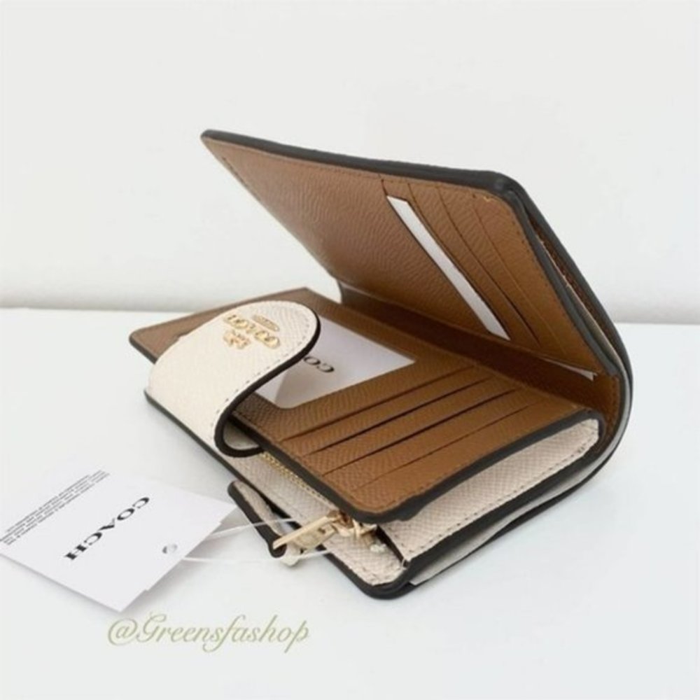 New Coach medium corner zip wallet - Picture 3 of 3